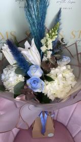 Standard size blue and white with add on pampas 