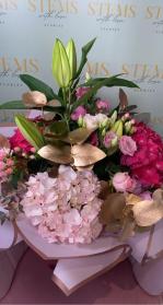 Medium size Pinks with lilies 